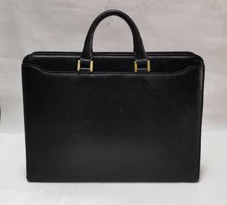 DAKS Business Bag in Black Leather with Gold Hardw