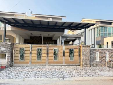 Semi-Detached House For Sale in Sikamat,NSN