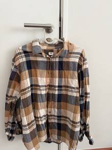 Uniqlo checkered shirt