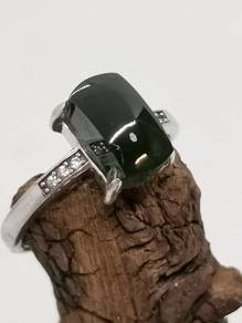 Giok Jadeite  Jed Ais Hitam Burma Alami (Gred A)