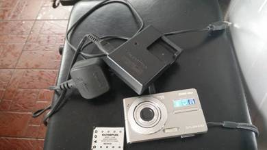Olympus FE-360 Digital Camera 