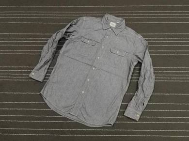 Kemeja chambrey uniqlo kelabu size m