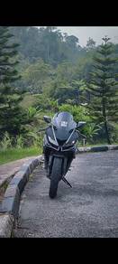Yamaha R15