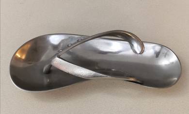 Metal sandal trinket dish