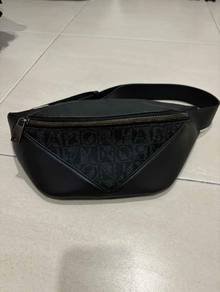 bonia sling bag