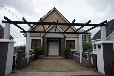 Bungalow House For Sale in Batu Ferringhi,PNG