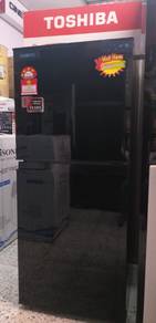 TOSHIBA Black Refrigerator GR-B22MP - BS2