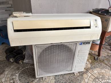 YORK 1.0hp wall mount aircond 1set
