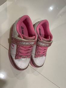 Heelys shoes with wheels for kids