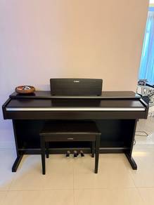 Yamaha Arius YDP-142 Digital Piano
