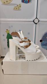 Catwalk heels white