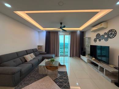 Condominium For Rent in Royale Infinity