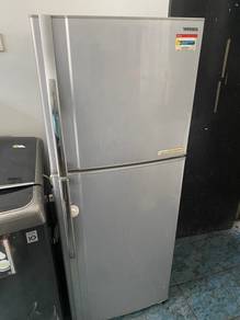 Peti sejuk toshiba 300L