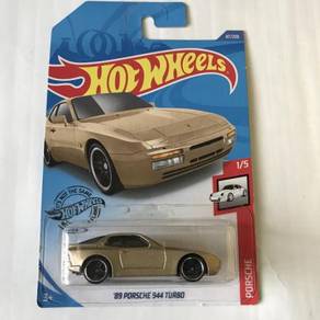CFE240 2017 Mattel Hot Wheels HW ’89 PORSCHE 944