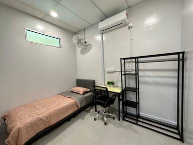 Room in Tanah Merah, KTN