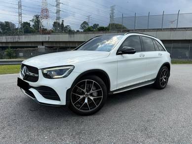 Mercedes Benz GLC300 300 4MATIC AMG LINE in Seri Kembangan, SGR