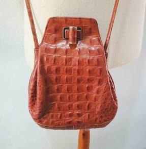 Drawstring crocodile skin pattern leather shoulder