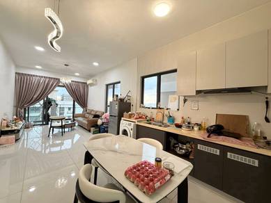 Condominium For Sale in Bay Point @ Country Garden Danga Bay