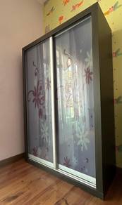 Sliding Door Wardrobe / Almari Baju Sliding