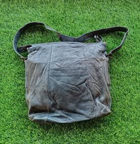 Genten Original leather large shoulder bag