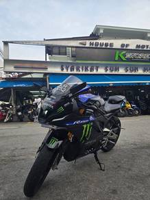 Yamaha R15