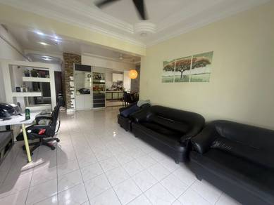 Apartment For Sale in Sri Wangi
