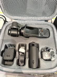 DJI Osmo Pocket 4 Creator Combo 
