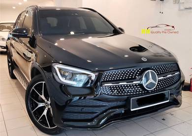 Mercedes Benz GLC300 300 4MATIC AMG LINE in Kepong, KUL