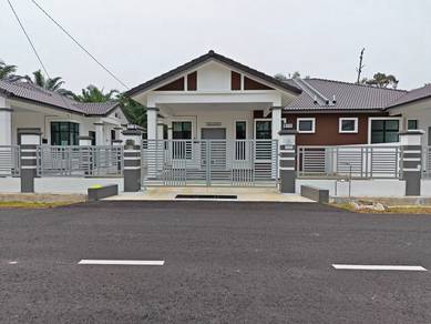 Semi-Detached House For Sale in Sungai Rambai,MLK