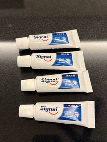 Free- signal toothpaste 20g x4