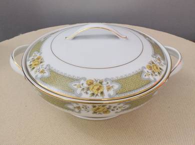 Noritake Autumn Rose tureen bowl