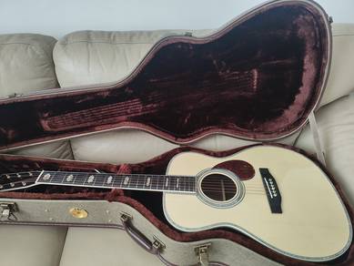 High quality handmade acoustic guitar