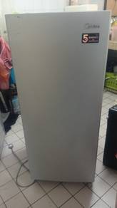 Peti sejuk ais refrigerator fridge 1 pintu midea
