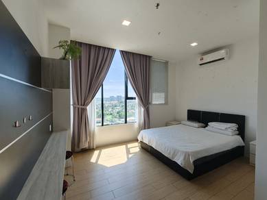 Condominium For Rent in Manhattan Suites @ ITCC