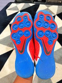 Kasut Futsal Nike React Gato