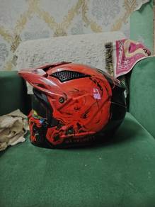 helmet Mt streetfighter size M