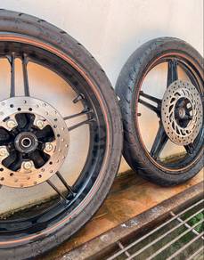Yahama Y15 Rim