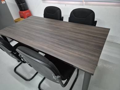 Lightly used discussion table with 4 chairs