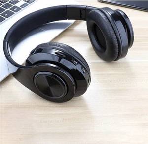 Wireless Bluetooth headphones