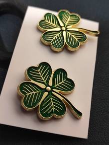 Classic Green Four-Leaf Clover Enamel Pin (2 pcs)