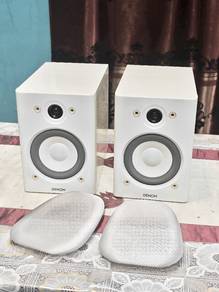 Denon Bookshelf Piano White