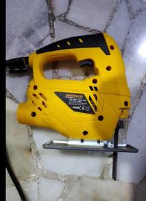 plywood cutter