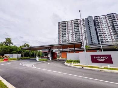Condominium For Auction in E Island Lake Haven