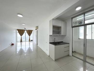 Condominium For Rent in Midfields