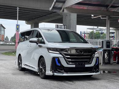Toyota Vellfire Z PREMIER in KLCC, KUL