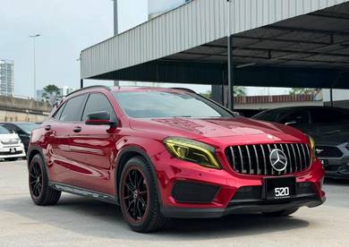 Mercedes Benz GLA180 GLA180 in Puchong, SGR