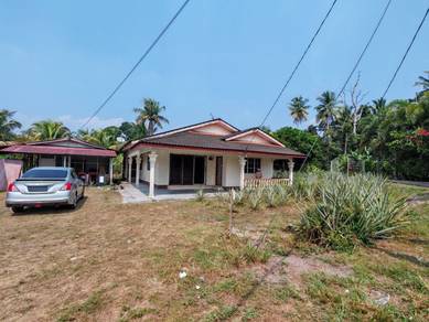 Bungalow House For Sale in Bidor,PRK