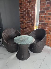 Outdoor chair set with table