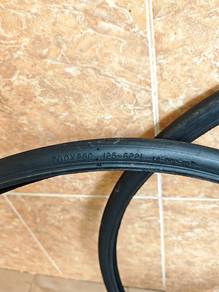 Road bike tyre
