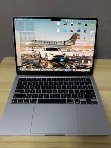 Macbook Air 13 inch M4 ( with warranty )